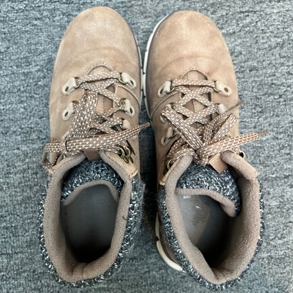 🌸 Skechers Synergy Cold Daze Casual Boots Women's Taupe - Picture 6 of 10